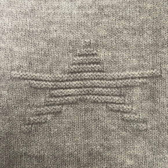 Neiman Marcus Round Neck Long Sleeve Star Sweater Grey size M - Picture 4 of 8
